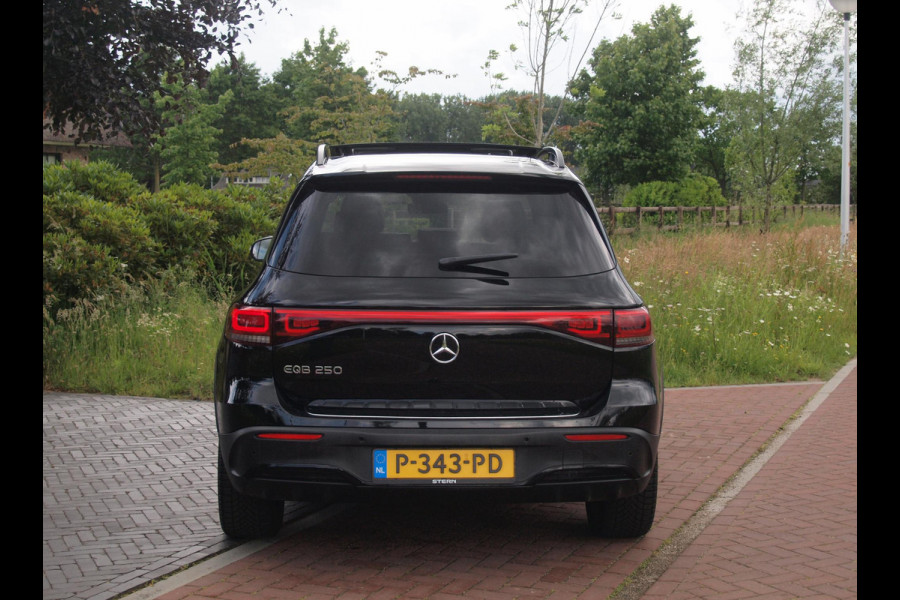 Mercedes-Benz EQB 250 AMG Line 7 Persoons 67 kWh | SOH 94% | Panoramadak | 360 Camera | Burmester | Apple Carplay |
