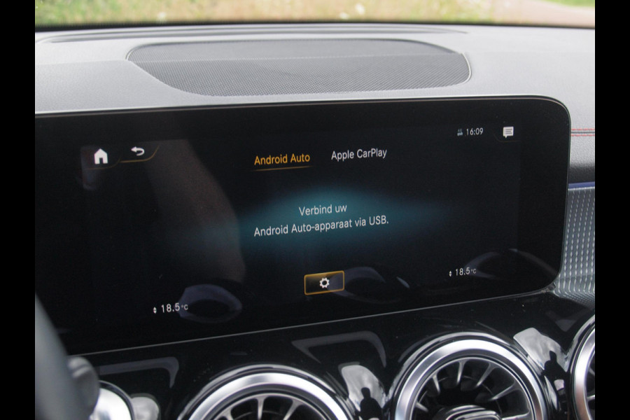 Mercedes-Benz EQB 250 AMG Line 7 Persoons 67 kWh | SOH 94% | Panoramadak | 360 Camera | Burmester | Apple Carplay |