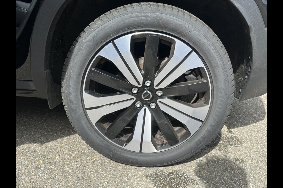 Volvo XC40 1.5 T4 Plug-in hybrid Core Bright BOMVOL! | STOEL + STUURVERWARMING |ELEK. TREKHAAK | KEYLESS | DODEHOEK | ADAP. CRUISE | CAMERA | ELEK. ACHTERKLEP | DRAADLOZE TEL LADER | RIJKLAAR! MET 12 MND BOVAG GARANTIE | DEALER ONDERHOUDEN