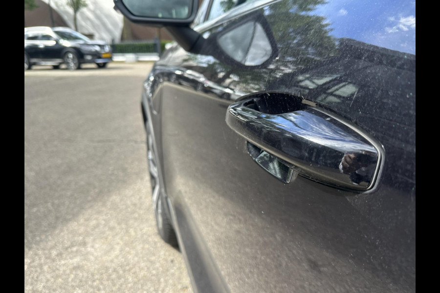 Volvo XC40 1.5 T4 Plug-in hybrid Core Bright BOMVOL! | STOEL + STUURVERWARMING |ELEK. TREKHAAK | KEYLESS | DODEHOEK | ADAP. CRUISE | CAMERA | ELEK. ACHTERKLEP | DRAADLOZE TEL LADER | RIJKLAAR! MET 12 MND BOVAG GARANTIE | DEALER ONDERHOUDEN