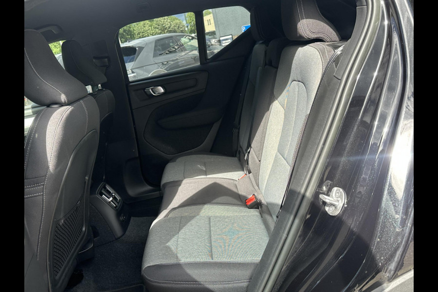 Volvo XC40 1.5 T4 Plug-in hybrid Core Bright BOMVOL! | STOEL + STUURVERWARMING |ELEK. TREKHAAK | KEYLESS | DODEHOEK | ADAP. CRUISE | CAMERA | ELEK. ACHTERKLEP | DRAADLOZE TEL LADER | RIJKLAAR! MET 12 MND BOVAG GARANTIE | DEALER ONDERHOUDEN