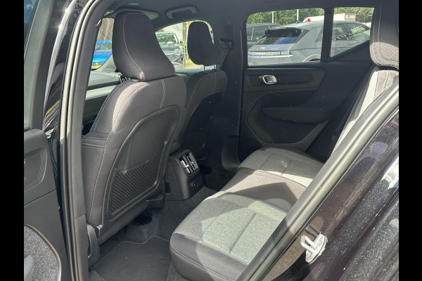Volvo XC40 1.5 T4 Plug-in hybrid Core Bright BOMVOL! | STOEL + STUURVERWARMING |ELEK. TREKHAAK | KEYLESS | DODEHOEK | ADAP. CRUISE | CAMERA | ELEK. ACHTERKLEP | DRAADLOZE TEL LADER | RIJKLAAR! MET 12 MND BOVAG GARANTIE | DEALER ONDERHOUDEN