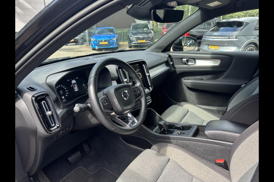 Volvo XC40 1.5 T4 Plug-in hybrid Core Bright BOMVOL! | STOEL + STUURVERWARMING |ELEK. TREKHAAK | KEYLESS | DODEHOEK | ADAP. CRUISE | CAMERA | ELEK. ACHTERKLEP | DRAADLOZE TEL LADER | RIJKLAAR! MET 12 MND BOVAG GARANTIE | DEALER ONDERHOUDEN