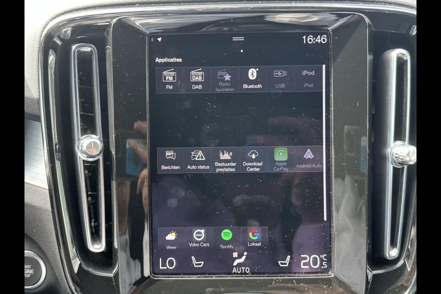 Volvo XC40 1.5 T4 Plug-in hybrid Core Bright BOMVOL! | STOEL + STUURVERWARMING |ELEK. TREKHAAK | KEYLESS | DODEHOEK | ADAP. CRUISE | CAMERA | ELEK. ACHTERKLEP | DRAADLOZE TEL LADER | RIJKLAAR! MET 12 MND BOVAG GARANTIE | DEALER ONDERHOUDEN