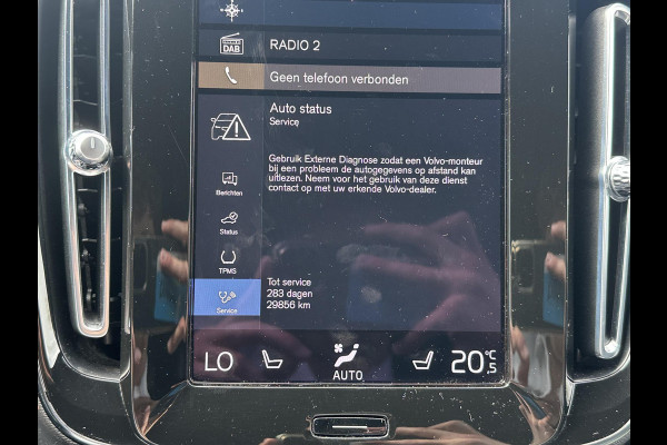 Volvo XC40 1.5 T4 Plug-in hybrid Core Bright BOMVOL! | STOEL + STUURVERWARMING |ELEK. TREKHAAK | KEYLESS | DODEHOEK | ADAP. CRUISE | CAMERA | ELEK. ACHTERKLEP | DRAADLOZE TEL LADER | RIJKLAAR! MET 12 MND BOVAG GARANTIE | DEALER ONDERHOUDEN