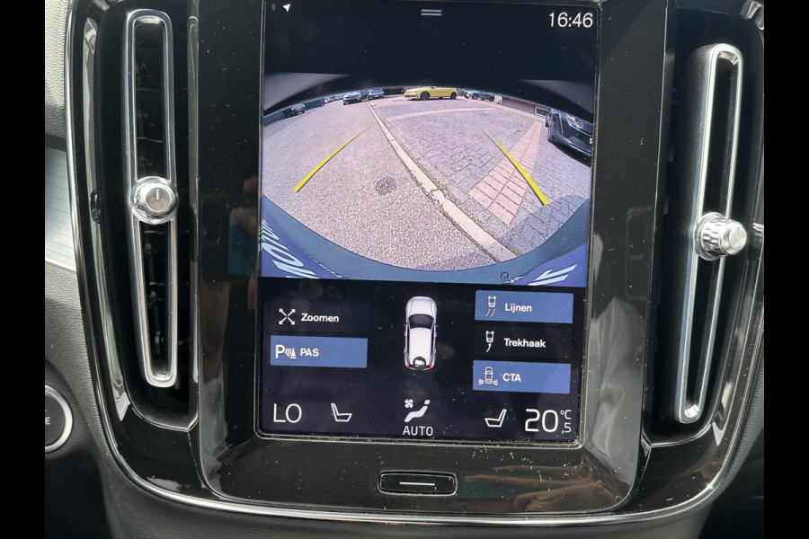 Volvo XC40 1.5 T4 Plug-in hybrid Core Bright BOMVOL! | STOEL + STUURVERWARMING |ELEK. TREKHAAK | KEYLESS | DODEHOEK | ADAP. CRUISE | CAMERA | ELEK. ACHTERKLEP | DRAADLOZE TEL LADER | RIJKLAAR! MET 12 MND BOVAG GARANTIE | DEALER ONDERHOUDEN