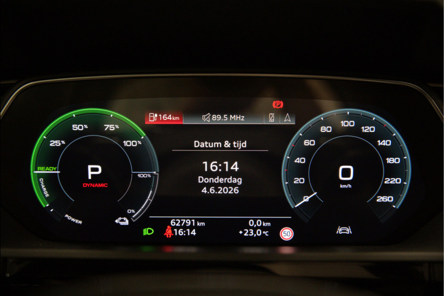 Audi e-tron e-tron 50 quattro Launch edition Black 71 kWh | Black Edition | Panoramadak | Memory Seat | Luchtvering | Adaptive Cruise Control | Keyless | Matrix LED | Stoelverwarming | NAP | SOH 92,28%