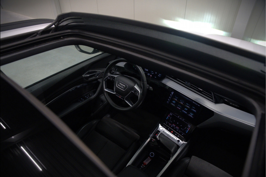 Audi e-tron e-tron 50 quattro Launch edition Black 71 kWh | Black Edition | Panoramadak | Memory Seat | Luchtvering | Adaptive Cruise Control | Keyless | Matrix LED | Stoelverwarming | NAP | SOH 92,28%
