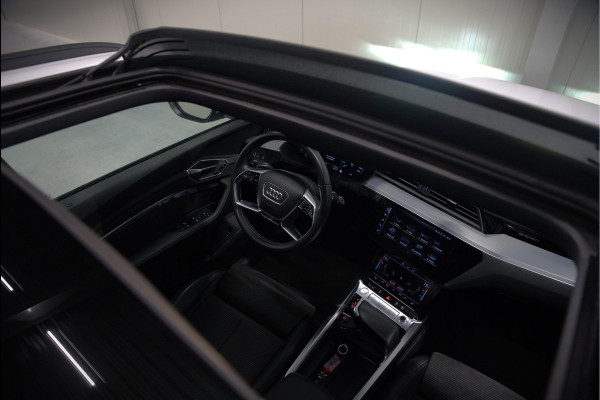 Audi e-tron e-tron 50 quattro Launch edition Black 71 kWh | Black Edition | Panoramadak | Memory Seat | Luchtvering | Adaptive Cruise Control | Keyless | Matrix LED | Stoelverwarming | NAP | SOH 92,28%