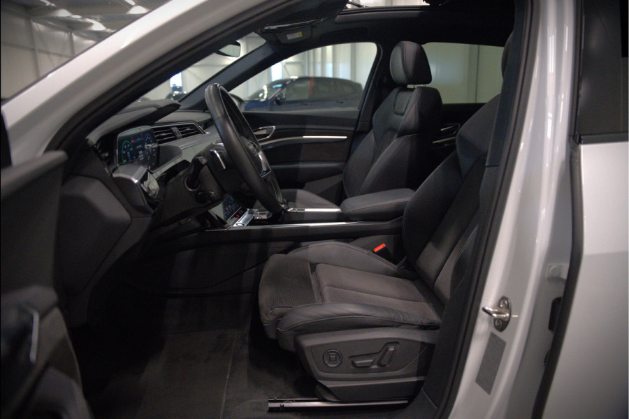 Audi e-tron e-tron 50 quattro Launch edition Black 71 kWh | Black Edition | Panoramadak | Memory Seat | Luchtvering | Adaptive Cruise Control | Keyless | Matrix LED | Stoelverwarming | NAP | SOH 92,28%
