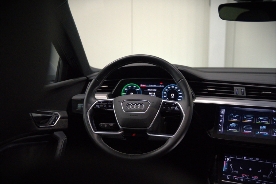 Audi e-tron e-tron 50 quattro Launch edition Black 71 kWh | Black Edition | Panoramadak | Memory Seat | Luchtvering | Adaptive Cruise Control | Keyless | Matrix LED | Stoelverwarming | NAP | SOH 92,28%