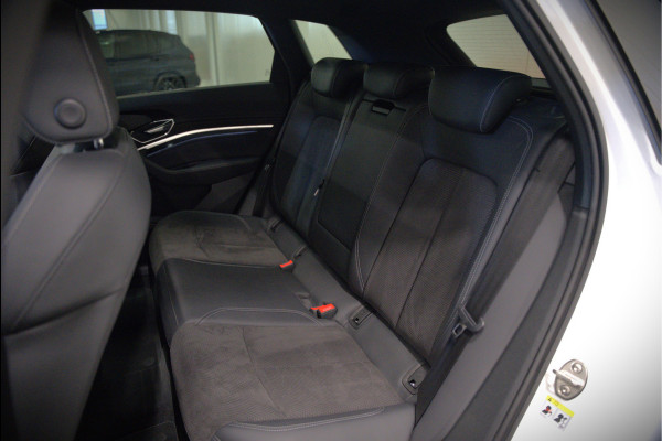 Audi e-tron e-tron 50 quattro Launch edition Black 71 kWh | Black Edition | Panoramadak | Memory Seat | Luchtvering | Adaptive Cruise Control | Keyless | Matrix LED | Stoelverwarming | NAP | SOH 92,28%