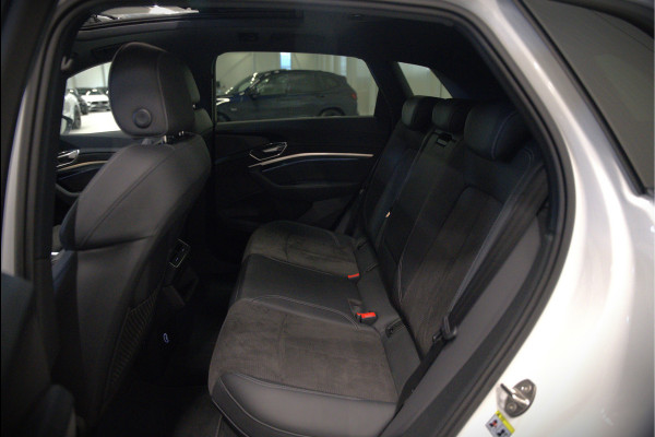 Audi e-tron e-tron 50 quattro Launch edition Black 71 kWh | Black Edition | Panoramadak | Memory Seat | Luchtvering | Adaptive Cruise Control | Keyless | Matrix LED | Stoelverwarming | NAP | SOH 92,28%