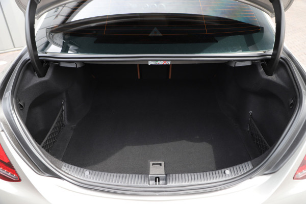 Mercedes-Benz C-Klasse 180 Business Solution AMG | 156PK | Led | Leder | Stoelverwarming | Digitaal-dashboard | Camera | Trekhaak | 2019.