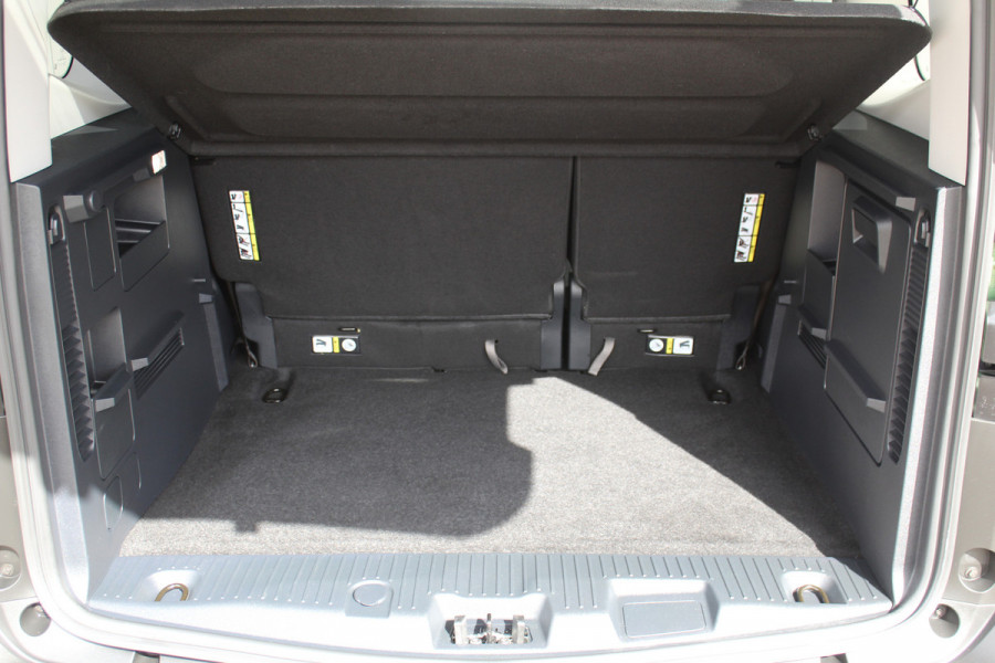 Ford Tourneo Courier 1.0-125pk Titanium AUTOMAAT ! UNIEKE Ford Tourneo Courier personen uitv. Fabr. garantie t/m 26-08-2029. Autm. airco, adapt. cruise cntrl, winterpkkt, LM wielen, navigatie, telefoonvoorb., lane- en side assist etc.