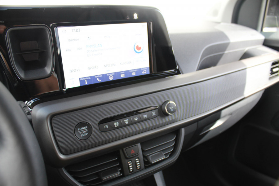 Ford Tourneo Courier 1.0-125pk Titanium AUTOMAAT ! UNIEKE Ford Tourneo Courier personen uitv. Fabr. garantie t/m 26-08-2029. Autm. airco, adapt. cruise cntrl, winterpkkt, LM wielen, navigatie, telefoonvoorb., lane- en side assist etc.
