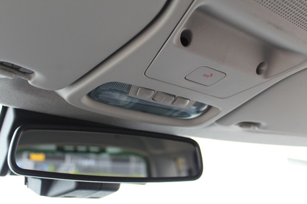 Ford Tourneo Courier 1.0-125pk Titanium AUTOMAAT ! UNIEKE Ford Tourneo Courier personen uitv. Fabr. garantie t/m 26-08-2029. Autm. airco, adapt. cruise cntrl, winterpkkt, LM wielen, navigatie, telefoonvoorb., lane- en side assist etc.