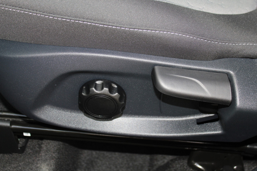 Ford Tourneo Courier 1.0-125pk Titanium AUTOMAAT ! UNIEKE Ford Tourneo Courier personen uitv. Fabr. garantie t/m 26-08-2029. Autm. airco, adapt. cruise cntrl, winterpkkt, LM wielen, navigatie, telefoonvoorb., lane- en side assist etc.