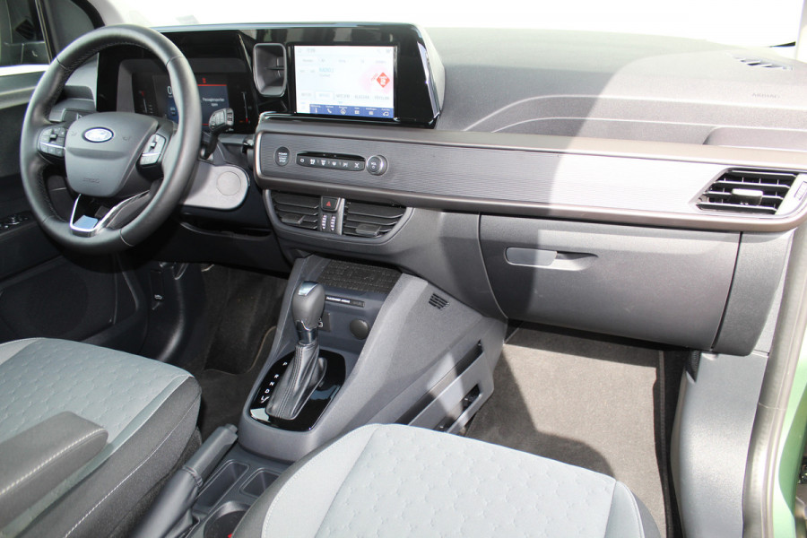 Ford Tourneo Courier 1.0-125pk Titanium AUTOMAAT ! UNIEKE Ford Tourneo Courier personen uitv. Fabr. garantie t/m 26-08-2029. Autm. airco, adapt. cruise cntrl, winterpkkt, LM wielen, navigatie, telefoonvoorb., lane- en side assist etc.