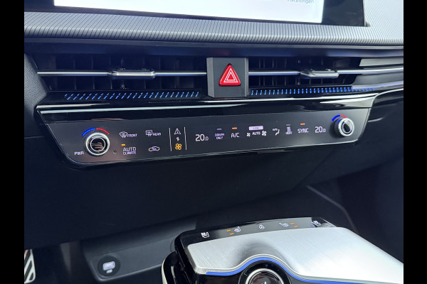 Kia Ev6 GT-Line 77.4 kWh SOH 95% Panoramadak V2L Warmtepomp Trekhaak Head-Up Display Meridian®-Surround Adap.Cruise Matrix Led 360°Camer Stoel+Stuurverwarming Stoel Massage+Ventilatie Elek.Stoelen+Memory Elek.Achterklep Privacy Glas Dealeronderhouden 1e Eigenaar Origineel Nederlandse Auto