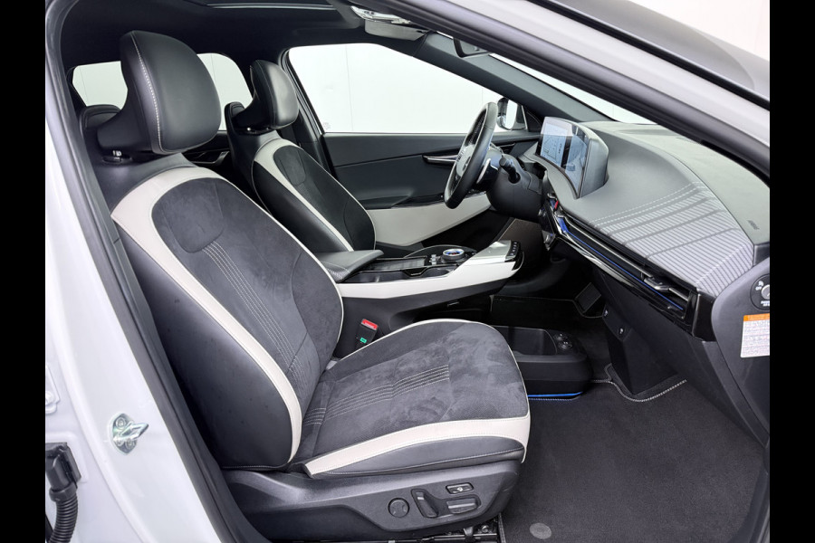 Kia Ev6 GT-Line 77.4 kWh SOH 95% Panoramadak V2L Warmtepomp Trekhaak Head-Up Display Meridian®-Surround Adap.Cruise Matrix Led 360°Camer Stoel+Stuurverwarming Stoel Massage+Ventilatie Elek.Stoelen+Memory Elek.Achterklep Privacy Glas Dealeronderhouden 1e Eigenaar Origineel Nederlandse Auto