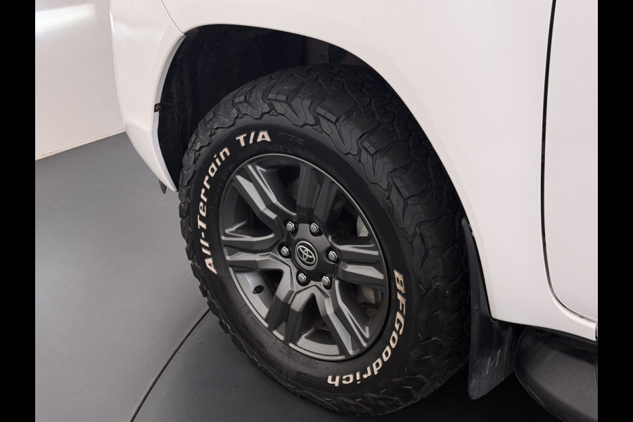 Toyota Hilux 2.4 D-4D 4WD Automaat Double Cab Prof. Lier Canopy Hardtop (Huif) Trekhaak Navi* via Apple Carplay Android Auto Ecc Camera Adap. Lane Assist Inbouw Kasten Bluetooth AWD EURO 6 400Nm 3.500kg Trekvermogen 1e Eigenaar Dealeronderhouden Origineel Nederlandse Auto