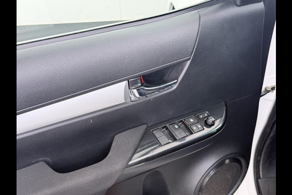 Toyota Hilux 2.4 D-4D 4WD Automaat Double Cab Prof. Lier Canopy Hardtop (Huif) Trekhaak Navi* via Apple Carplay Android Auto Ecc Camera Adap. Lane Assist Inbouw Kasten Bluetooth AWD EURO 6 400Nm 3.500kg Trekvermogen 1e Eigenaar Dealeronderhouden Origineel Nederlandse Auto