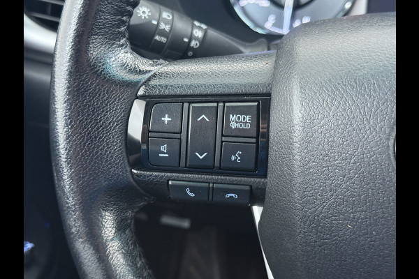 Toyota Hilux 2.4 D-4D 4WD Automaat Double Cab Prof. Lier Canopy Hardtop (Huif) Trekhaak Navi* via Apple Carplay Android Auto Ecc Camera Adap. Lane Assist Inbouw Kasten Bluetooth AWD EURO 6 400Nm 3.500kg Trekvermogen 1e Eigenaar Dealeronderhouden Origineel Nederlandse Auto