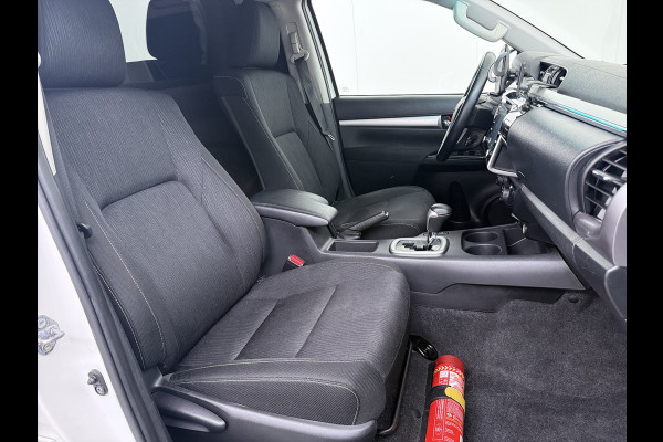 Toyota Hilux 2.4 D-4D 4WD Automaat Double Cab Prof. Lier Canopy Hardtop (Huif) Trekhaak Navi* via Apple Carplay Android Auto Ecc Camera Adap. Lane Assist Inbouw Kasten Bluetooth AWD EURO 6 400Nm 3.500kg Trekvermogen 1e Eigenaar Dealeronderhouden Origineel Nederlandse Auto