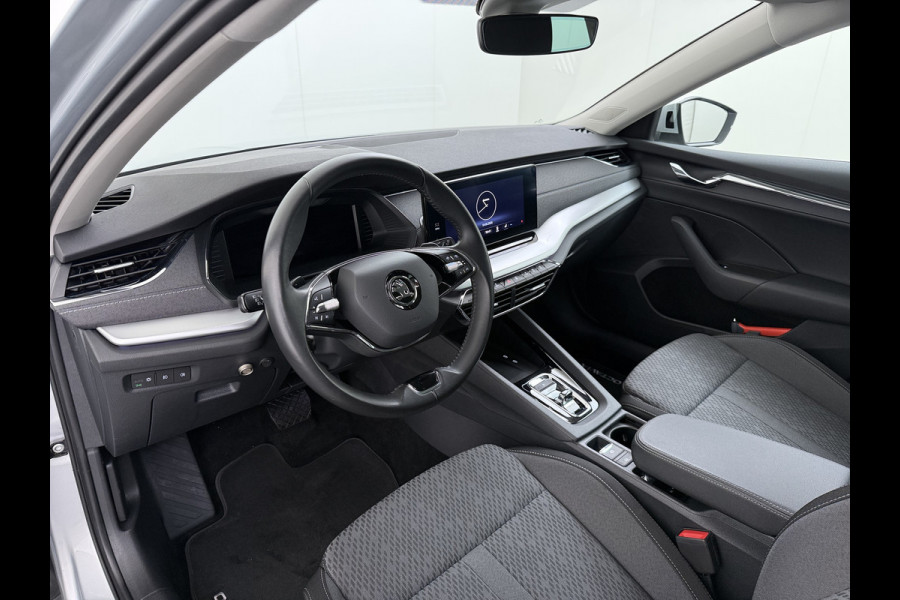 Škoda Octavia Combi 1.4TSI 245PK Automaat iV PHEV Hybride Adap.Cruise Stoelverwarming Navi 3-Zone Ecc Apple Carplay Android Auto Pdc Business  Elek.Achterklep Keyless advanced Lmv 18" Voorruitverwarming Led DAB 1e Eigenaar Origineel Nederlandse Auto