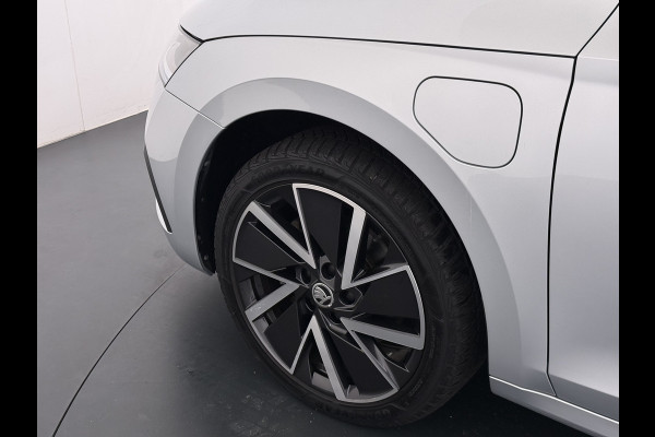 Škoda Octavia Combi 1.4TSI 245PK Automaat iV PHEV Hybride Adap.Cruise Stoelverwarming Navi 3-Zone Ecc Apple Carplay Android Auto Pdc Business  Elek.Achterklep Keyless advanced Lmv 18" Voorruitverwarming Led DAB 1e Eigenaar Origineel Nederlandse Auto