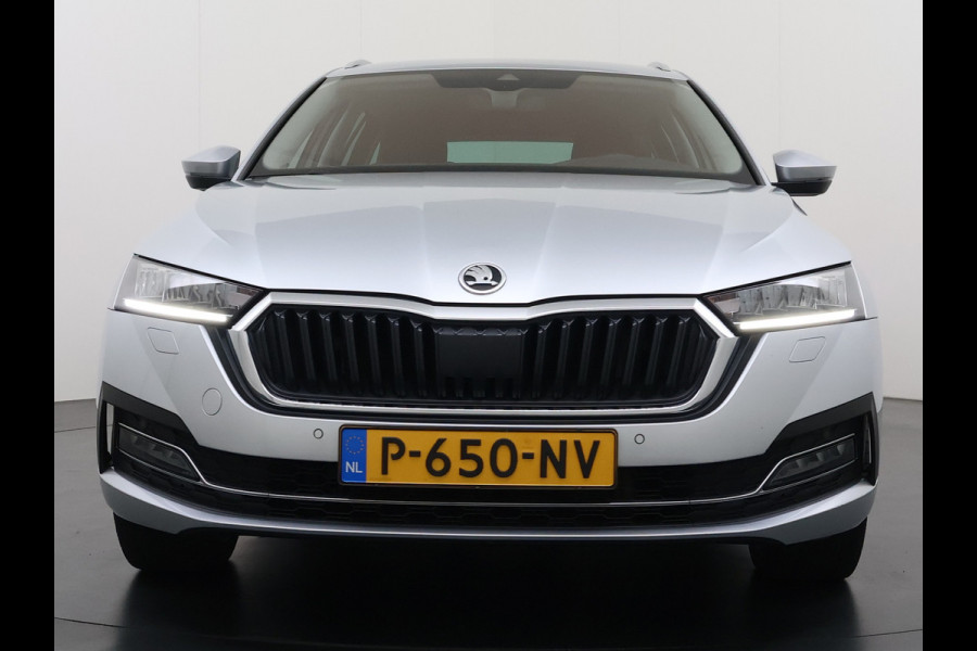 Škoda Octavia Combi 1.4TSI 245PK Automaat iV PHEV Hybride Adap.Cruise Stoelverwarming Navi 3-Zone Ecc Apple Carplay Android Auto Pdc Business  Elek.Achterklep Keyless advanced Lmv 18" Voorruitverwarming Led DAB 1e Eigenaar Origineel Nederlandse Auto