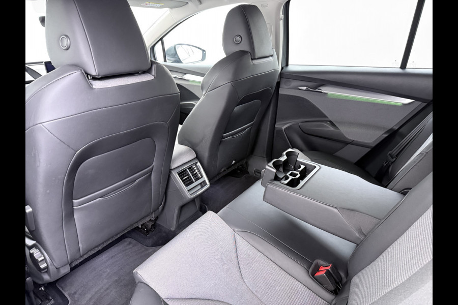Škoda ENYAQ iV 60 SOH 94% Trekhaak Warmtepomp Navi Ecc Apple Carplay Android Auto Cruise Control Pdc Keyless Advanced Privacy Glas Led DAB Isofix Draadloze telefoonlader Rijstrooksensor 1.000KG Trekgewicht 1e Eigenaar Origineel Nederlandse Auto