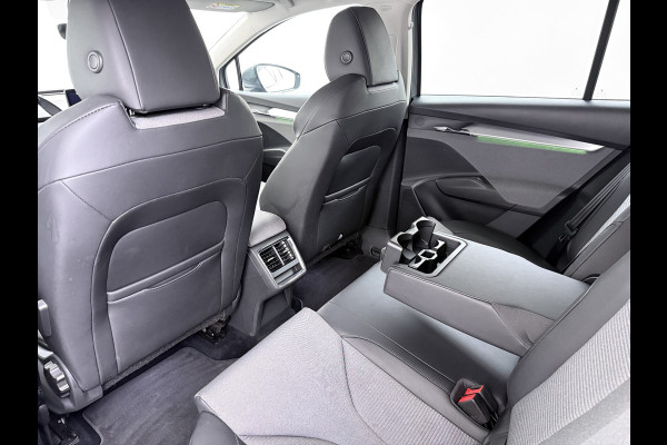 Škoda ENYAQ iV 60 SOH 94% Trekhaak Warmtepomp Navi Ecc Apple Carplay Android Auto Cruise Control Pdc Keyless Advanced Privacy Glas Led DAB Isofix Draadloze telefoonlader Rijstrooksensor 1.000KG Trekgewicht 1e Eigenaar Origineel Nederlandse Auto