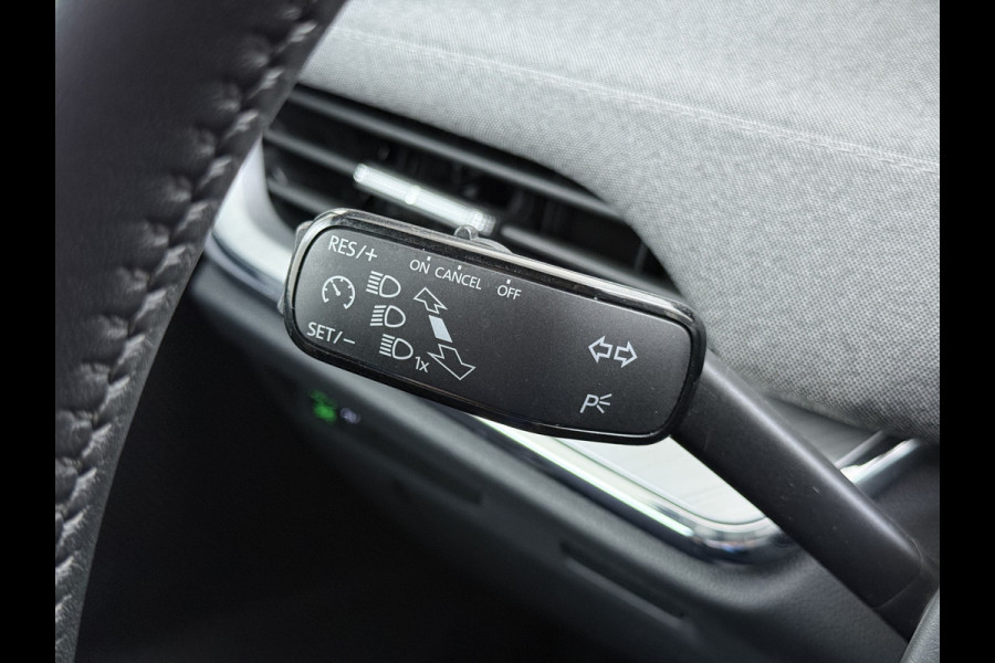 Škoda ENYAQ iV 60 SOH 94% Trekhaak Warmtepomp Navi Ecc Apple Carplay Android Auto Cruise Control Pdc Keyless Advanced Privacy Glas Led DAB Isofix Draadloze telefoonlader Rijstrooksensor 1.000KG Trekgewicht 1e Eigenaar Origineel Nederlandse Auto