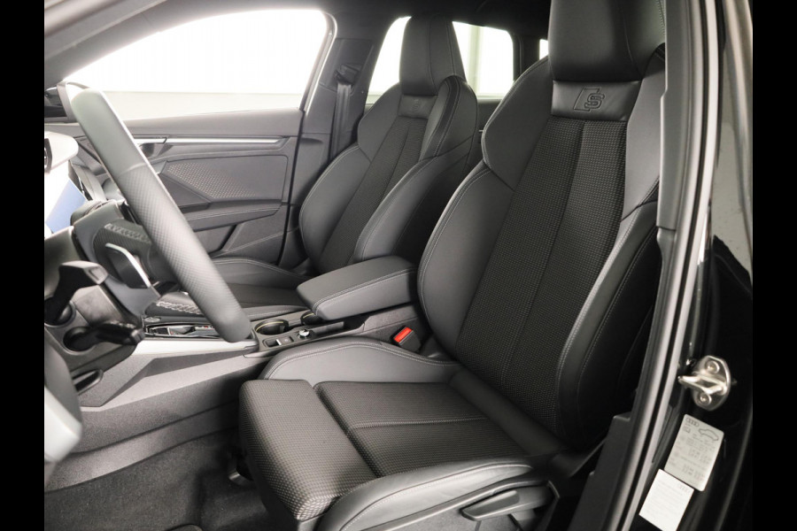 Audi A3 Sportback 40 TFSI e S edition 204 pk S-tronic | Verlengde garantie | Navigatie | Parkeersensoren (Park assist) | Achteruitrijcamera | Adaptieve cruise control | Stoelverwarming | S-Line |