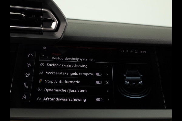 Audi A3 Sportback 40 TFSI e S edition 204 pk S-tronic | Verlengde garantie | Navigatie | Parkeersensoren (Park assist) | Achteruitrijcamera | Adaptieve cruise control | Stoelverwarming | S-Line |
