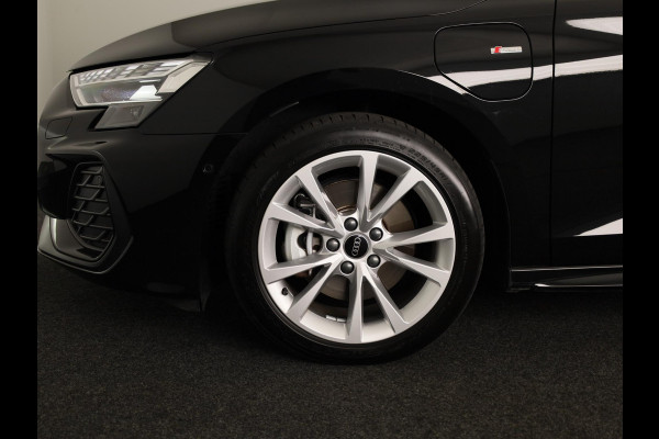 Audi A3 Sportback 40 TFSI e S edition 204 pk S-tronic | Verlengde garantie | Navigatie | Parkeersensoren (Park assist) | Achteruitrijcamera | Adaptieve cruise control | Stoelverwarming | S-Line |