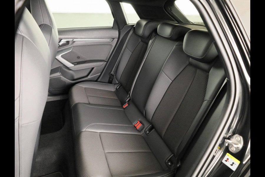 Audi A3 Sportback 40 TFSI e S edition 204 pk S-tronic | Verlengde garantie | Navigatie | Parkeersensoren (Park assist) | Achteruitrijcamera | Adaptieve cruise control | Stoelverwarming | S-Line |