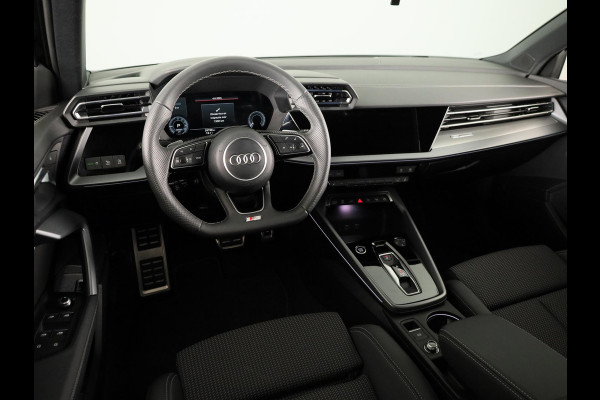 Audi A3 Sportback 40 TFSI e S edition 204 pk S-tronic | Verlengde garantie | Navigatie | Parkeersensoren (Park assist) | Achteruitrijcamera | Adaptieve cruise control | Stoelverwarming | S-Line |