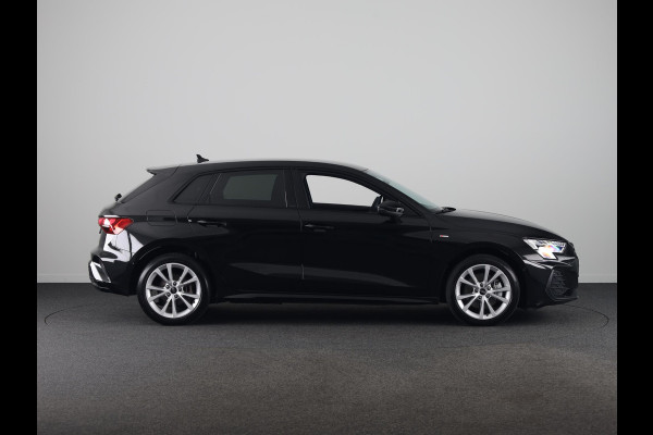 Audi A3 Sportback 40 TFSI e S edition 204 pk S-tronic | Verlengde garantie | Navigatie | Parkeersensoren (Park assist) | Achteruitrijcamera | Adaptieve cruise control | Stoelverwarming | S-Line |