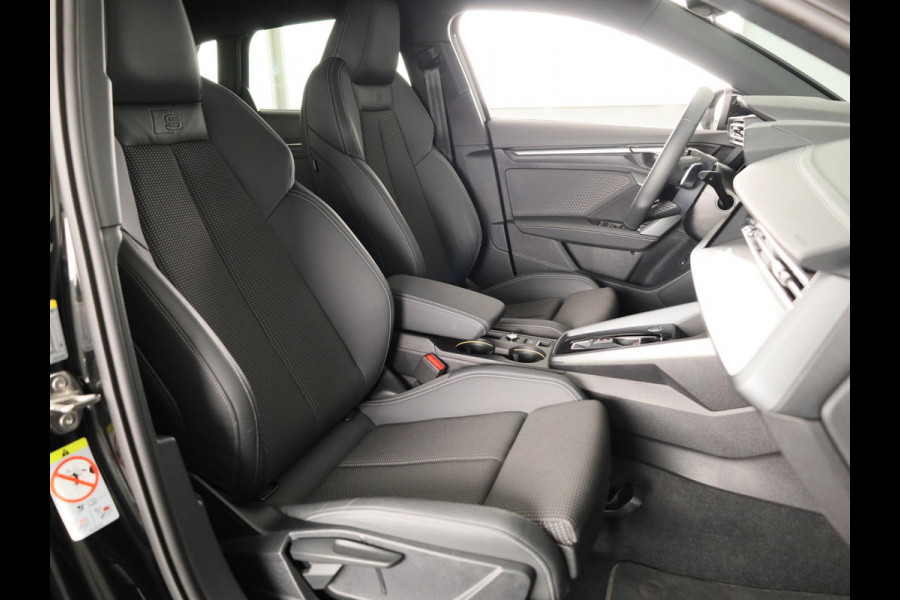 Audi A3 Sportback 40 TFSI e S edition 204 pk S-tronic | Verlengde garantie | Navigatie | Parkeersensoren (Park assist) | Achteruitrijcamera | Adaptieve cruise control | Stoelverwarming | S-Line |