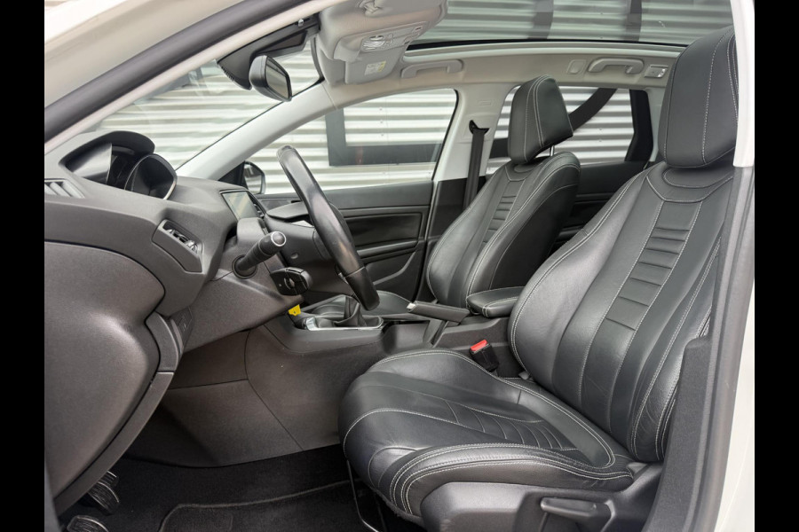 Peugeot 308 SW 1.2 PureTech Blue Lease Executive 2e Eigenaar|Navi|Clima|Cruise|Pano|Trekhaak|Carplay|PDC V+A|D-riem vv in2024|N.A.P|APK tot 04-2027