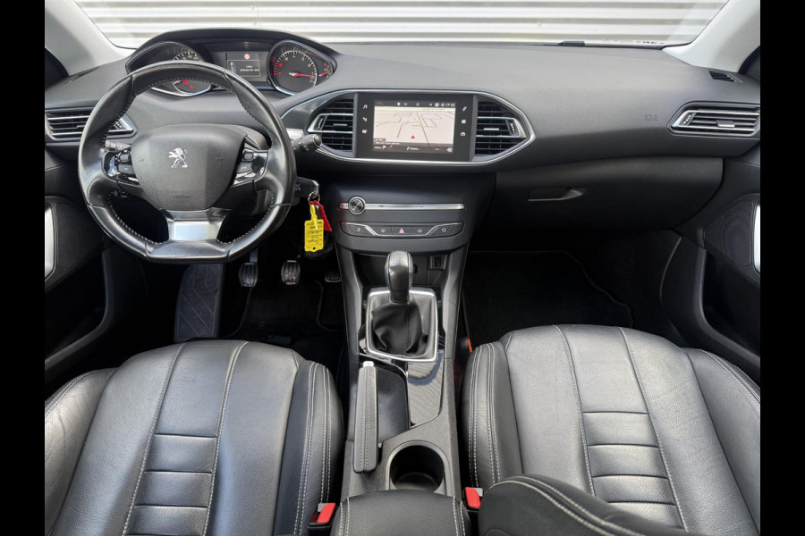 Peugeot 308 SW 1.2 PureTech Blue Lease Executive 2e Eigenaar|Navi|Clima|Cruise|Pano|Trekhaak|Carplay|PDC V+A|D-riem vv in2024|N.A.P|APK tot 04-2027