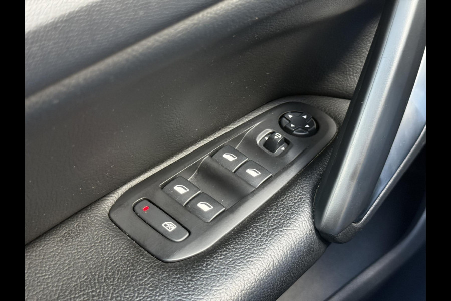 Peugeot 308 SW 1.2 PureTech Blue Lease Executive 2e Eigenaar|Navi|Clima|Cruise|Pano|Trekhaak|Carplay|PDC V+A|D-riem vv in2024|N.A.P|APK tot 04-2027