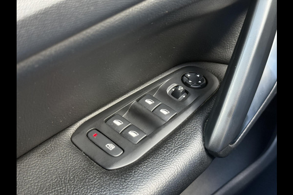 Peugeot 308 SW 1.2 PureTech Blue Lease Executive 2e Eigenaar|Navi|Clima|Cruise|Pano|Trekhaak|Carplay|PDC V+A|D-riem vv in2024|N.A.P|APK tot 04-2027