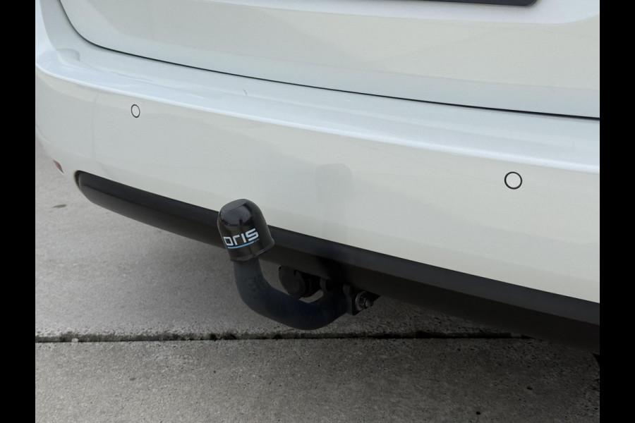 Peugeot 308 SW 1.2 PureTech Blue Lease Executive 2e Eigenaar|Navi|Clima|Cruise|Pano|Trekhaak|Carplay|PDC V+A|D-riem vv in2024|N.A.P|APK tot 04-2027