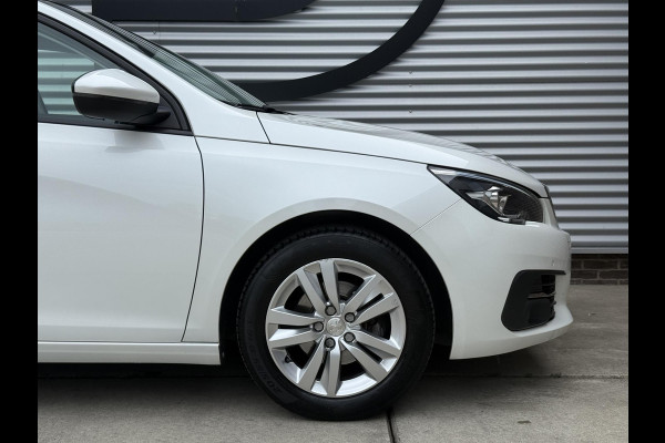 Peugeot 308 SW 1.2 PureTech Blue Lease Executive 2e Eigenaar|Navi|Clima|Cruise|Pano|Trekhaak|Carplay|PDC V+A|D-riem vv in2024|N.A.P|APK tot 04-2027