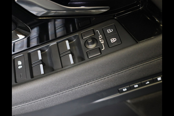 Land Rover Range Rover Evoque 1.5 P300e AWD R-Dynamic SE / Meridian / Panoramadak / Leder / Memory / Camera / Acc / Lane Assist