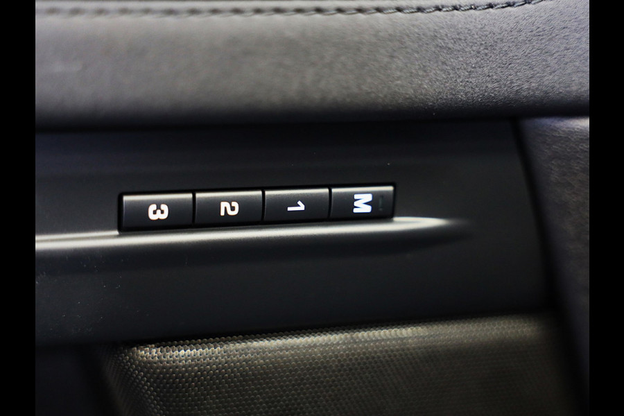 Land Rover Range Rover Evoque 1.5 P300e AWD R-Dynamic SE / Meridian / Panoramadak / Leder / Memory / Camera / Acc / Lane Assist
